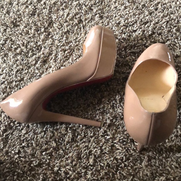 Nude colored Christian Louboutins - Picture 4 of 4